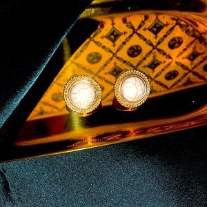 ♥️$5/20♥️ Elegant Vintage Look Earrings